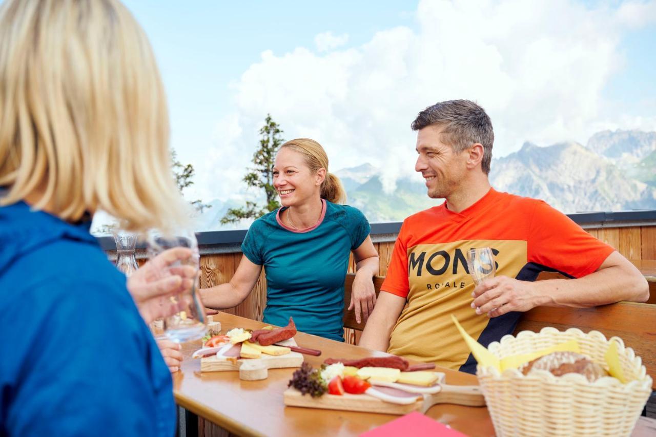 Alpine Lodge Kloesterle Am Arlberg Buitenkant foto