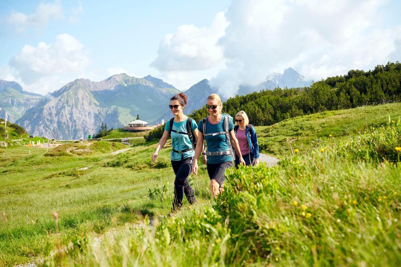 Alpine Lodge Kloesterle Am Arlberg Buitenkant foto